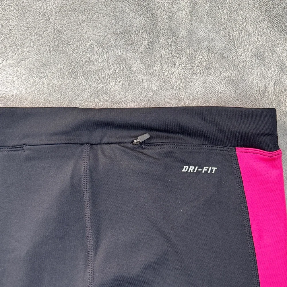 Women’s Nike Dri-Fit Cropped Leggings, size small